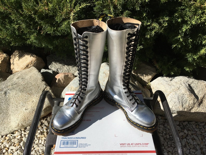dr martens 1420