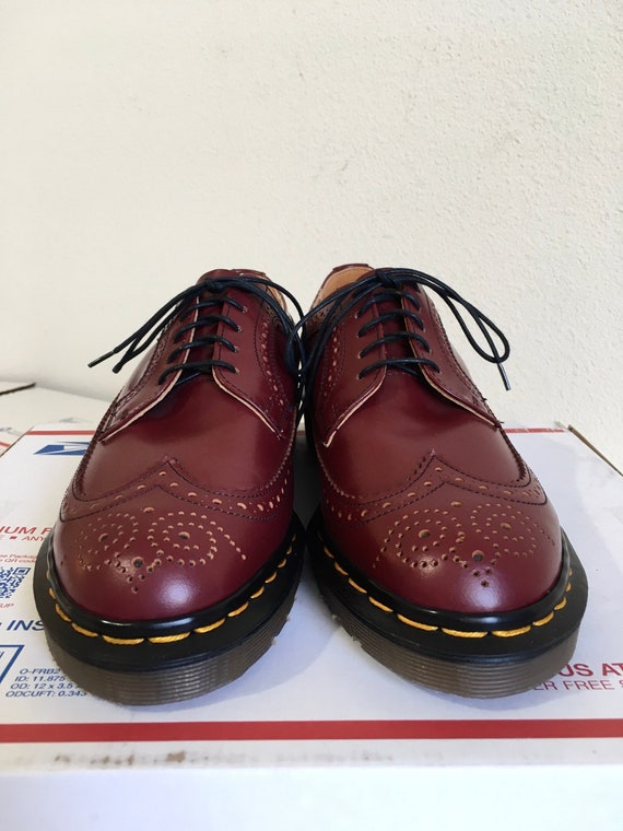 Vintage Dr. Martens Brogue 5-eye 8.5 