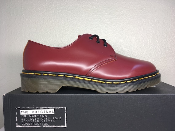 90's Vintage Dr. Martens 3-eye Wmns. 9.5 shoes En… - image 9