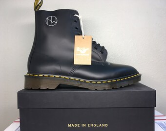 ENGLAND Dr. Martens 12 boots Jun Takahashi The New Warriors 1460 undercover supreme bape stussy arc archive pascal smooth nbhd neighborhood