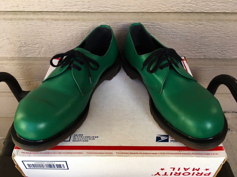 dr martens vintage green
