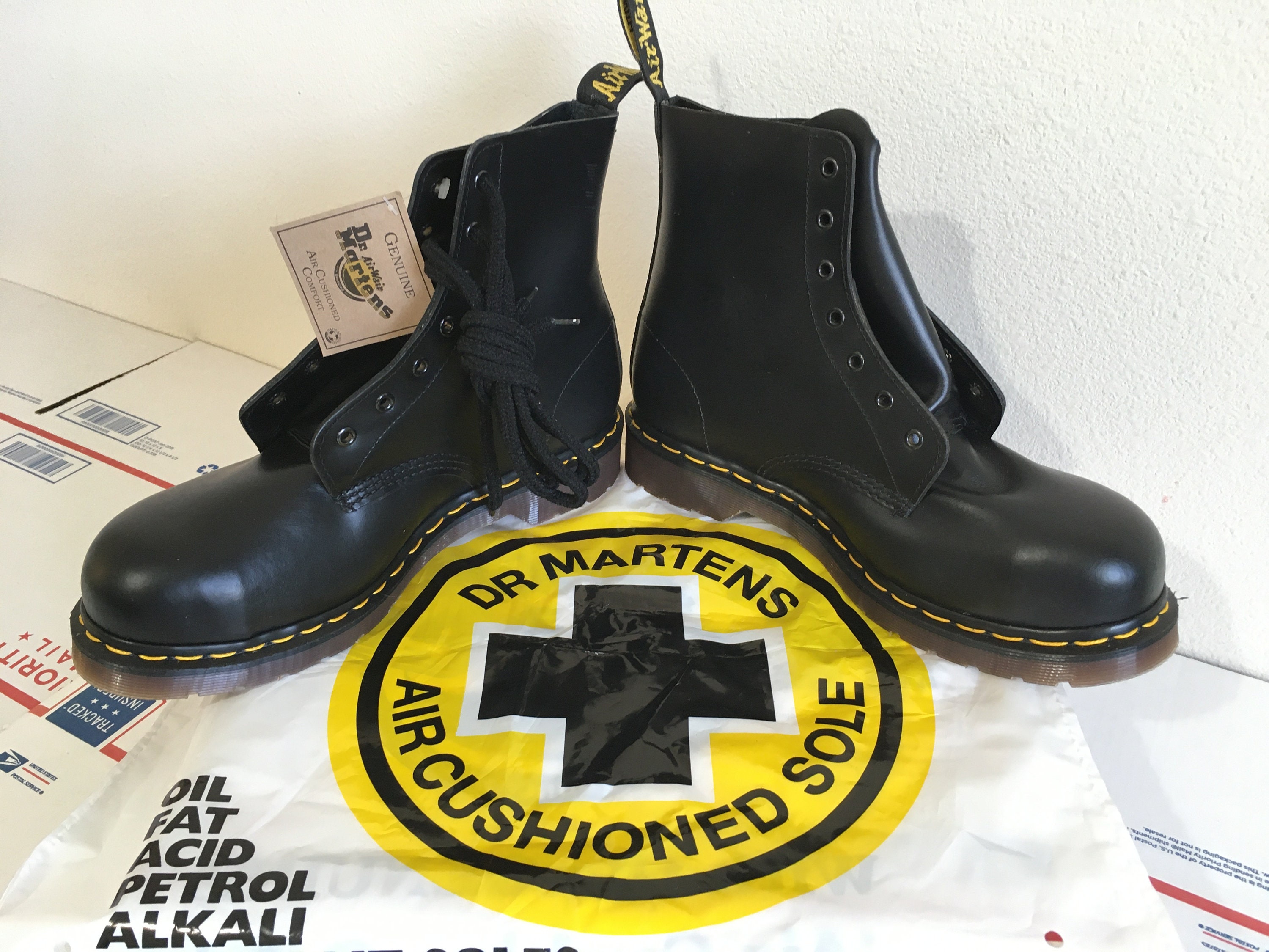 Dr. Martens 9.5 Boots England 7-eye 