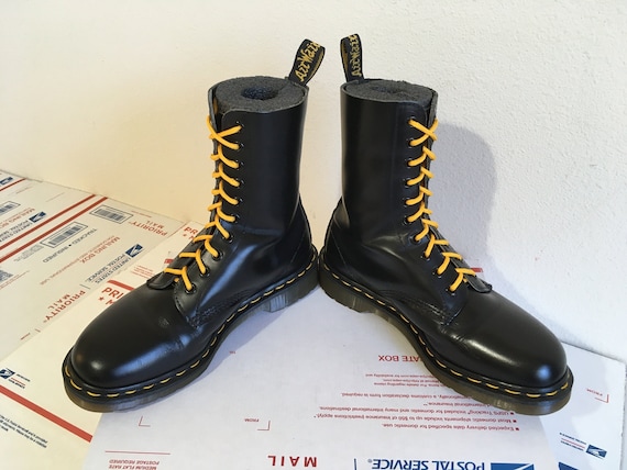 10 eye combat boots