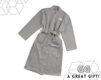 Personalized Men’s Grey Waffle Robe – Custom Embroidered Bathrobe for Him