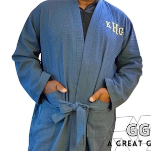 Custom Embroidered Men&#39;s Navy Waffle Robe – Personalized Robe for Men - Gifts for Him - Father&#39;s Day Gift - Valentine&#39;s Day Gift for Men
