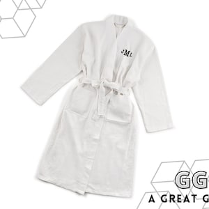 Custom Men&#39;s Waffle Robe – Personalized White Robe for Men - Embroidered Name Robe - Man Robe - Gifts for Him - Unique Father&#39;s Day Gift