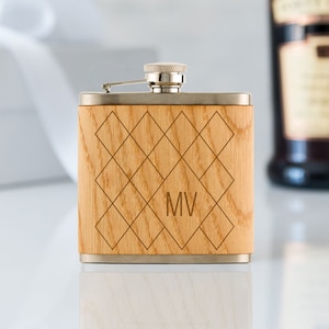 Oak Wood Arygle Etched Flask - Father&#39;s Day Gift - Gifts for Dad - Boyfriend Gift - Camping Trip - Camping Gift - Outdoorsman Gift - Golfer