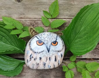 Owl painted on stone