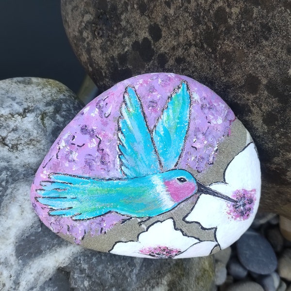 Paradiesvogel auf Stein gemalt