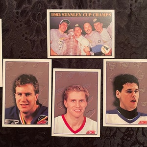 Score 92 cartes de hockey Rookie Dream Team en parfait état