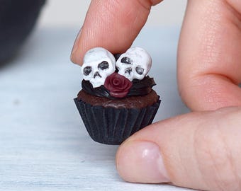 1:4 minicupcake met schedels voor BJD, Halloweencupcake voor MSD-pop, poppenhuissnoepjes voor poppen van 40-45 cm