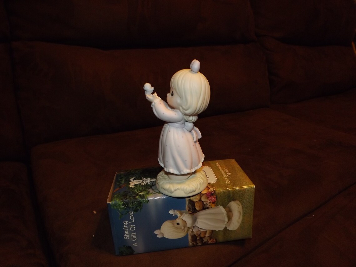 Precious Moments Sharing the Gift of Love 1991 527114 | Etsy