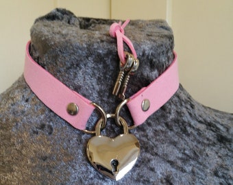 Pink Locking submissive  collar, lock included