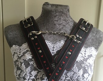 Valentine Black and red heart leather look Sexy anclecuffs BDSM