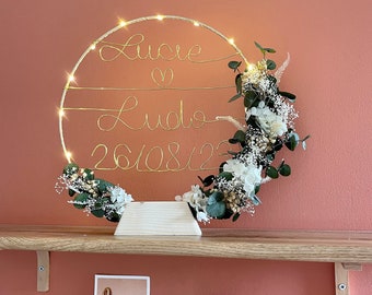 Couronne de fleurs séchées pour mariage.