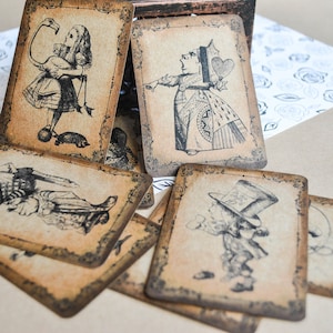 8 biglietti di carta Kraft Alice nel paese delle meraviglie / mini biglietti postali Alice nel paese delle meraviglie / biglietti rovinati / etichette per scrapbooking / abbellimenti per scrapbooking