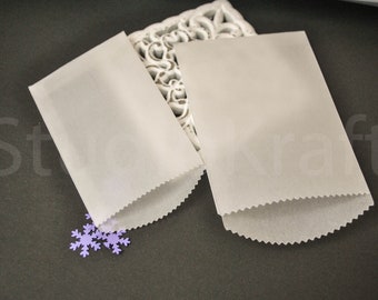 Blank Vellum Envelopes for Wedding Confetti, Jewelry Packaging, Plain Translucent Favor Bags for DIY Crafts, Packets for Dried Flowers, Bulk