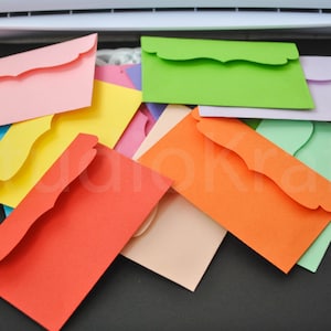 10 piccole buste di carta colorata smerlata, buste di appunti per feste di nozze / pacchetti di carta