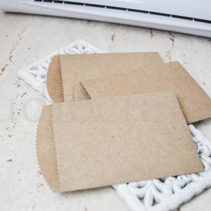 Bolsas de papel kraft pequeñas, paquetes de semillas para obsequios de boda. imagen 2