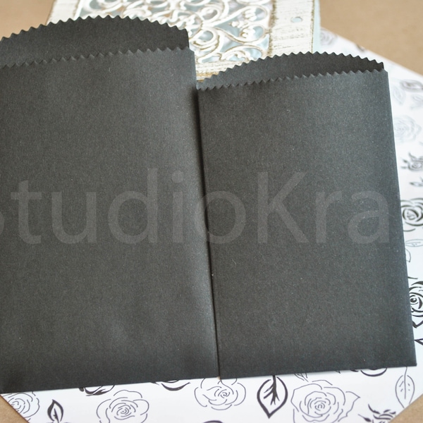 10 pequeñas bolsas de papel Kraft negras simples / bolsas de tarjetas de regalo / bolsas de confeti / bolsas de dulces / bolsas de papel hechas a mano / mini bolsas de papel / paquetes de papel