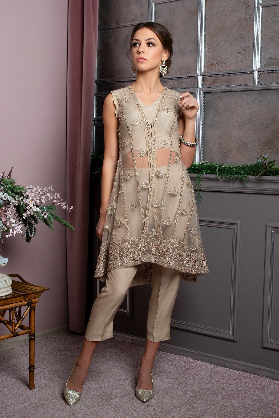 sleeveless pakistani suits