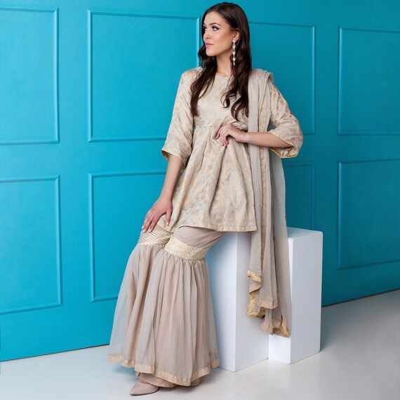 Stitched Ricamato Chiffon//Net Ragazze Lengha Tute