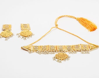 Gluband - pakistani jewelry set/ tikka/ indian jewelry set/  pakistani earrings/ maang tikka/ Gold white/ Jhumar tika set/ pearls