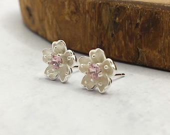 Sterling silver flower earrings, Dainty jewellery, tiny earrings, elegant earring, 925 Silver, Gift for her, Christmas gift