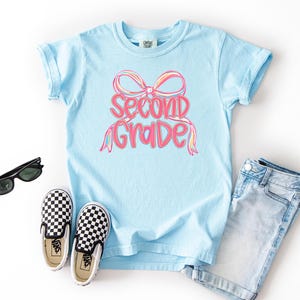 Zweite Klasse Jugend-T-Shirt, Kinder Schulshirt, Back to Schul Outfit, 1. Schultag, 2.Klasse Shirt, Geburtstagsgeschenk