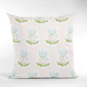 Floral Pillow Blue and White Grandmillennial Hydrangea Pillow Blue Hydrangea, Floral Pillow Preppy Interior Design Blue White