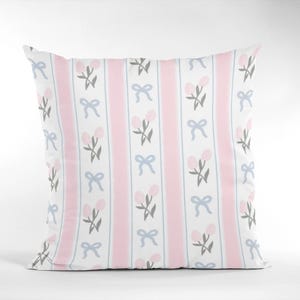 Cuscino rosa e blu per la cameretta delle bambine, decorazione per la cameretta delle bambine, cuscino Grandmillennial, cuscino ortensia, cuscino rosa
