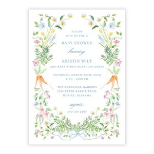 Puede incluir: Una invitaci&oacute;n a un baby shower con un borde floral. La invitaci&oacute;n es para Kristin Wilt y el beb&eacute; Aiden McFadden-James. La fiesta se celebrar&aacute; el s&aacute;bado 24 de marzo de 2024 de 2:00 PM a 4:00 PM en The Botanical Gardens, 1912 Peter Rabbit Trail, Mobile, Alabama. El n&uacute;mero de tel&eacute;fono para RSVP es 251-123-4567.