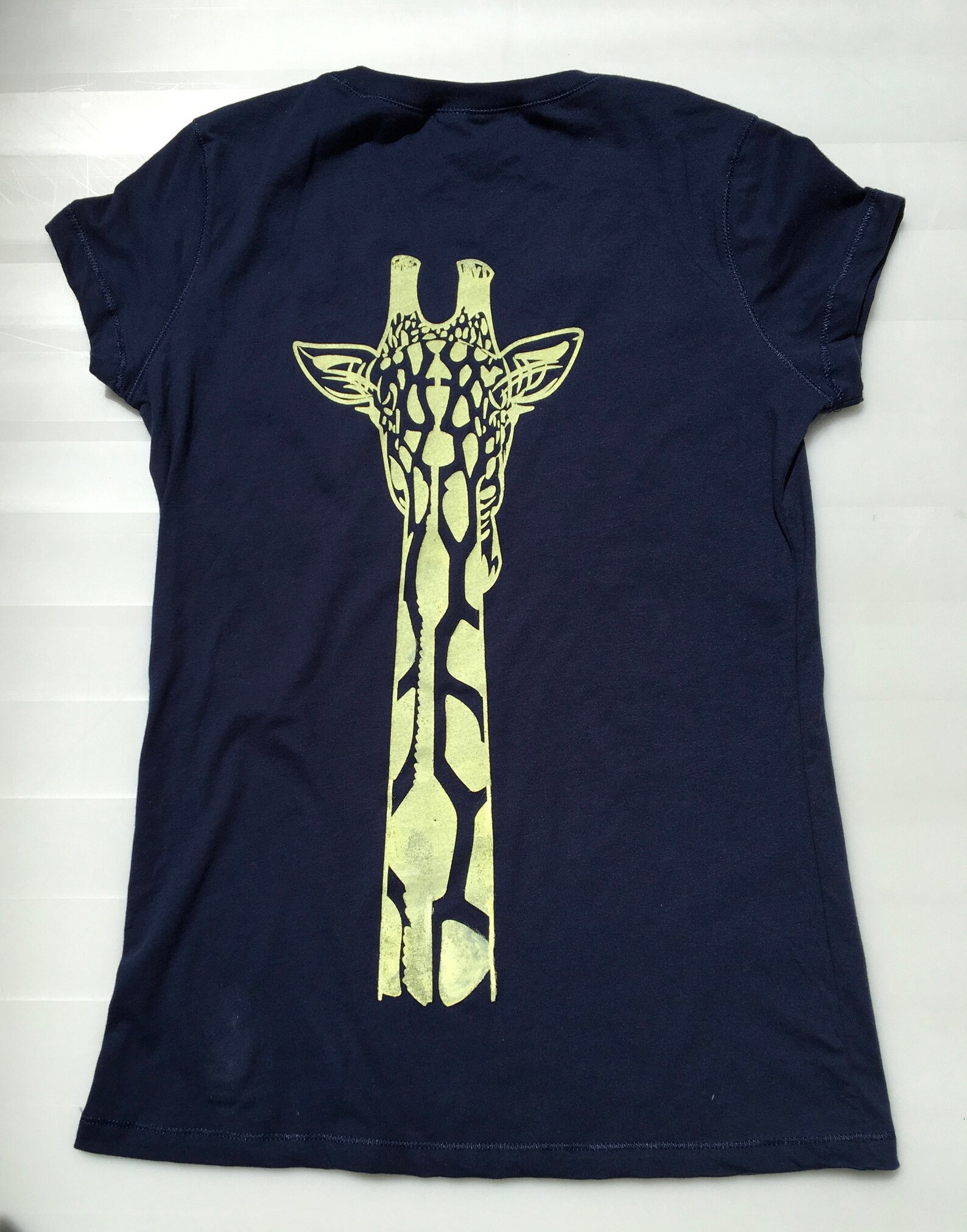 Save The Giraffes tshirt Giraffe Tee Hand screen print short Etsy.de