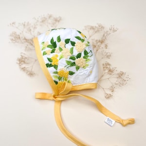 Butter Yellow Embroidered Baby Bonnet 0–3 Months | Floral Linen Sun Hat for Baby Girl | Vintage Newborn Bonnet | Handmade Baby Gift