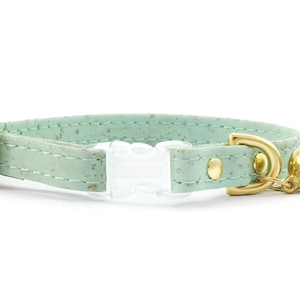 Green Cat Collar in Pastel Mint Green Vegan Cork Leather With Breakaway Safety Buckle & Brass Bell, Luxury Vegan Leather Green Cat Collar UK