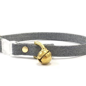 Collier et cloche pour chats échappés | Cuir de liège végétalien ou coton biologique | Quincaillerie en laiton de luxe | Vert menthe, bleu ou rose image 10