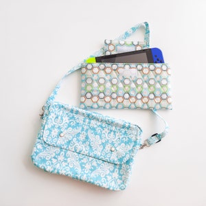 Spielekonsole Tasche und Beutel im Muster zusammen.
