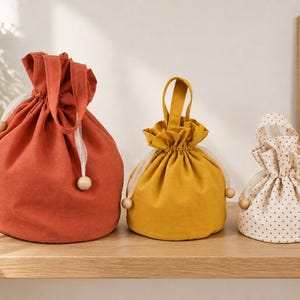 Patrón de costura en PDF para bolsa con cordón, estuche con cordón en 3 tamaños, bolsa para proyectos de tejido, estuche para joyas y bolsa de regalo reutilizable.
