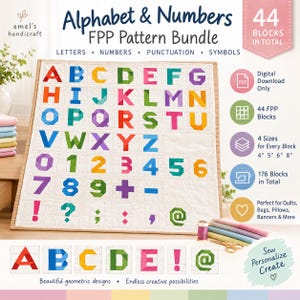 以下が含まれることがあります： 「Alphabet & Numbers FPP Pattern Bundle」と題された合計44ブロックのデジタルパターンセット。画像には、白いキルティングの背景にカラフルな文字、数字、記号のグリッドが表示されており、追加のアイコンやテキストも含まれています。