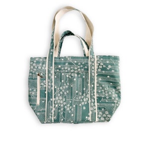 Zippered Tote bag pattern with 2 pockets image 4