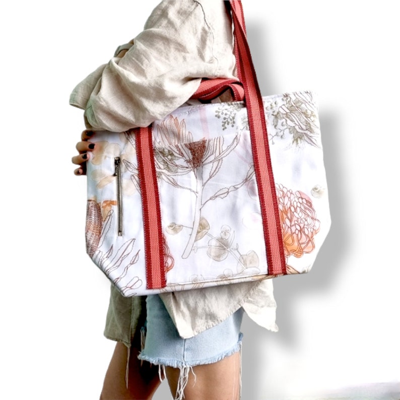 Zippered Tote bag pattern with 2 pockets image 9