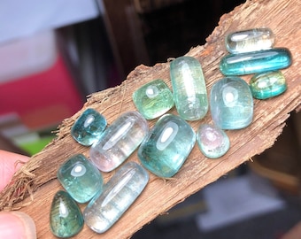 Meeresschaum-Turmalin Cabochon
