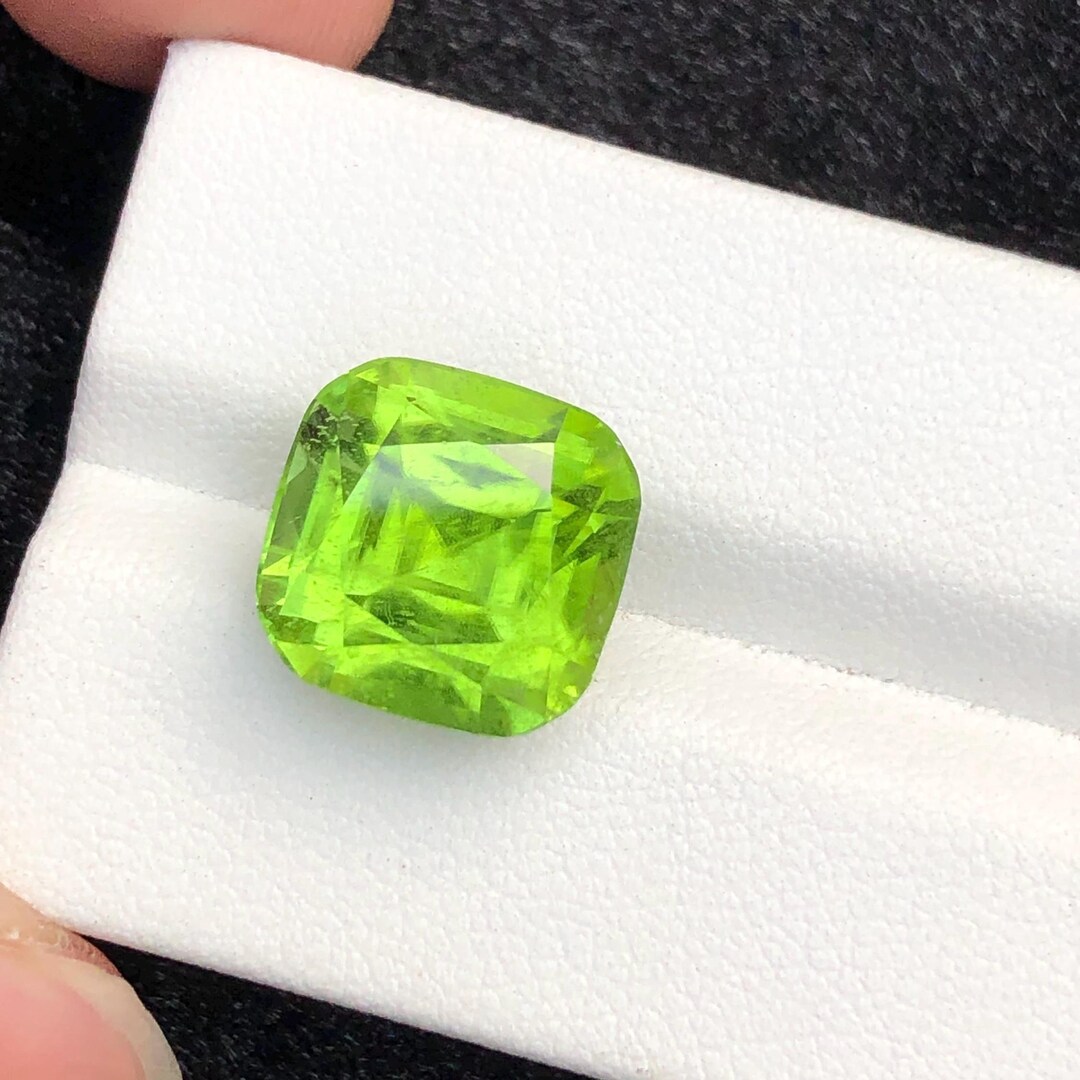 Peridot Texture 12.3ct Natural Peridot Cushion Cut Gemstone • Ethically Sourced ...