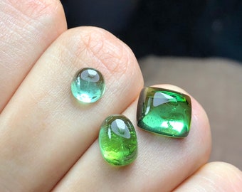 10 Karat lebhaft grüner Turmalin