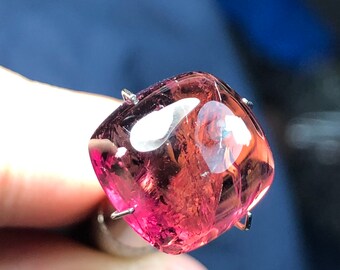 12,1 Karat Kombination aus rosa und pfirsichfarbenem Turmalin cabochon___Dimensions ~~ 12,8x12,7x8,1mm
