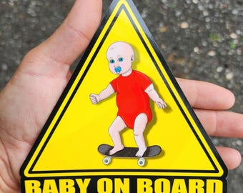 Baby aan boord bumpersticker.  skateboarden baby> gewone baby