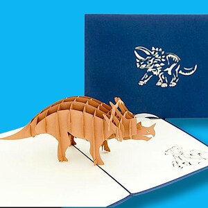 Triceratops Nashorn Dinosaurier Pop Up Karte - Dino Sammlung - Kinder Dinosaurier Party Thema - Lustige Senior Geburtstagskarte für Papa oder Opa - Paleo
