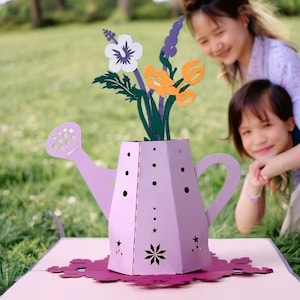 Cartão 3D de regador de flores - Cartão pop-up de regador - Cartão de jardinagem 3D - Cartão pop-up de botânico - Cartão de felicitações de jardim 3D - Cartão de lavanda 2