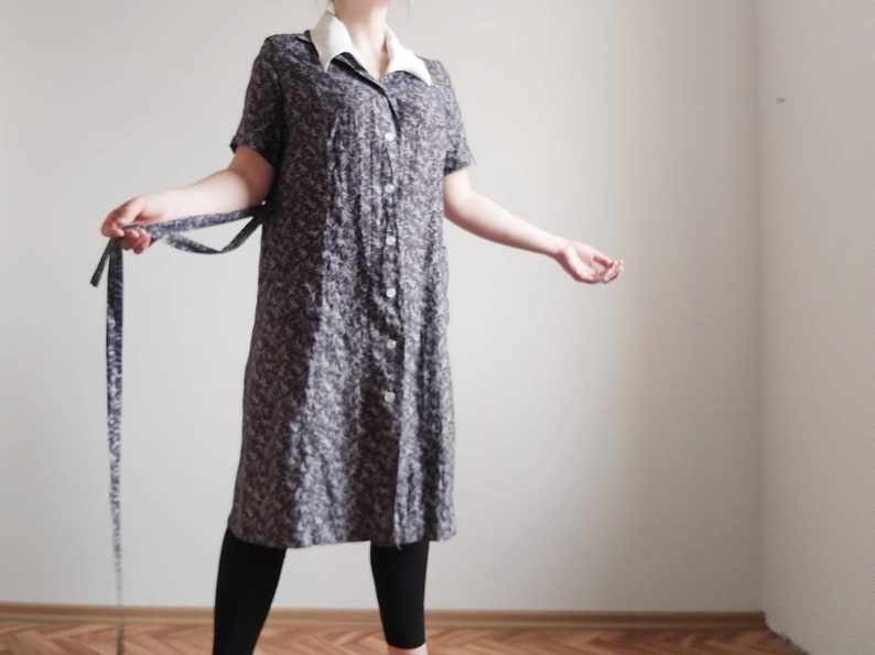 Soviet costume party Retro black and white women/'s smock Russian USSR milkmaid Wrapper with white neckband Vintage grandmother/'s dress