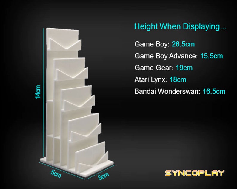 May include: White plastic stand with slots for displaying handheld video game consoles. The stand is 14 cm tall and 5 cm wide. The text "Height When Displaying..." is above a list of consoles and their corresponding heights in centimeters. The text "SYNCOPLAY" is at the bottom of the image.